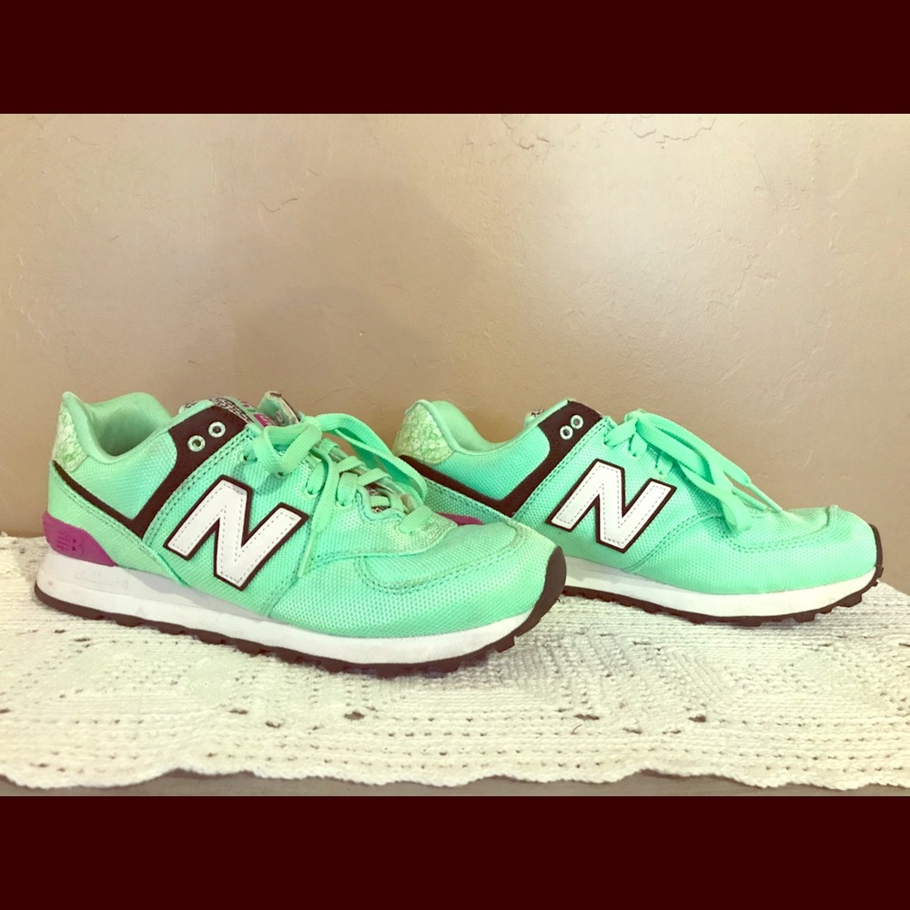 New balance size 9 1/2 sneakers